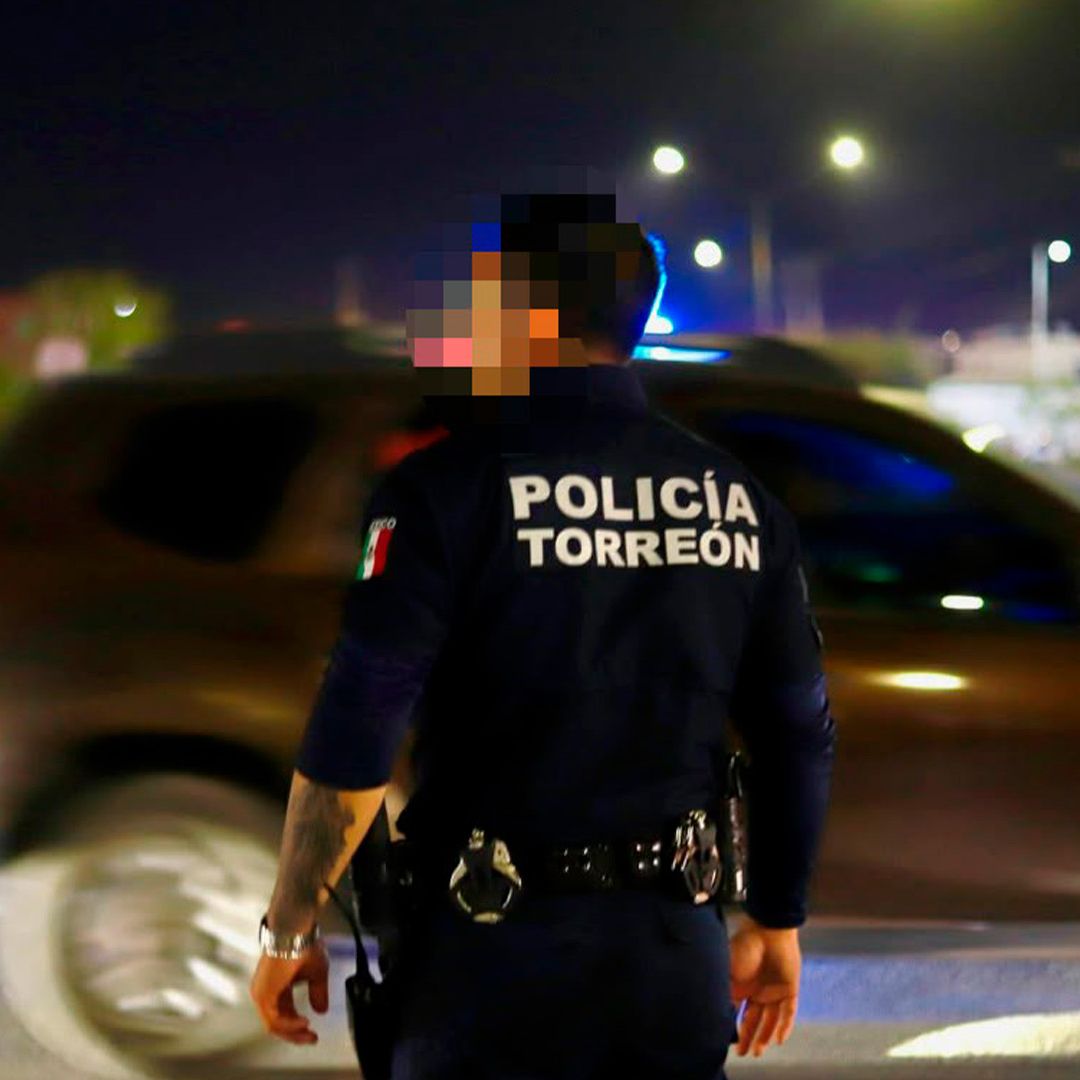 Camioneta Choca Contra Filtro de Seguridad en Torreón, Coahuila